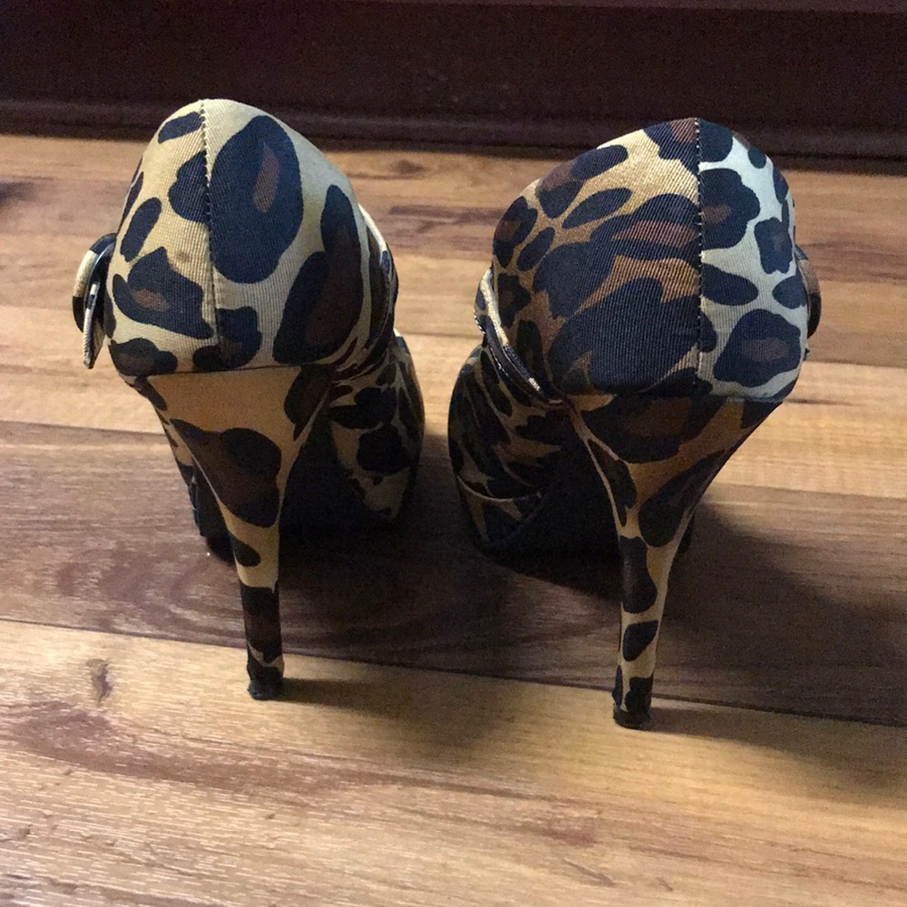 Heels - Picture 3 of 4